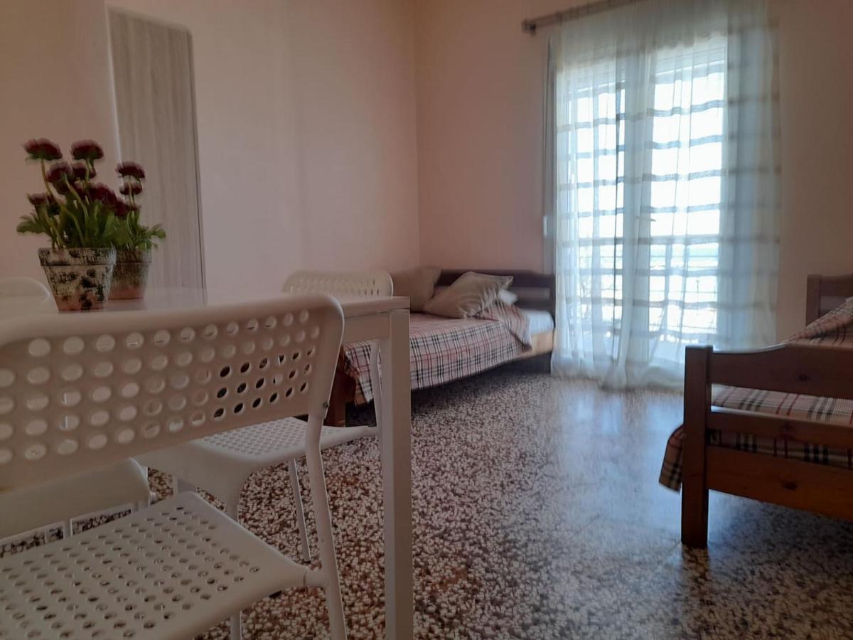 Isalos Apartments Studios Néi Epivátesz Kültér fotó